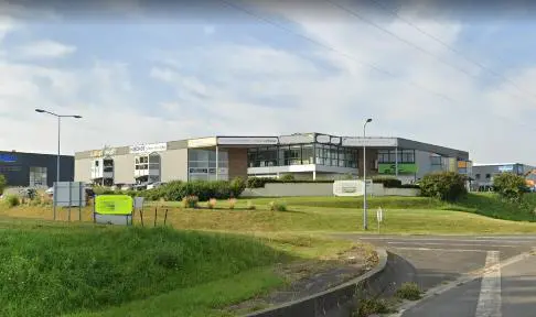 LOCATION COMMERCE de 180 m²