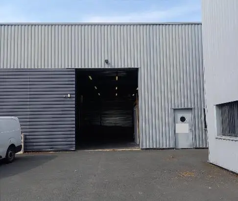 LOCATION LOCAL D'ACTIVITES de 300 m²