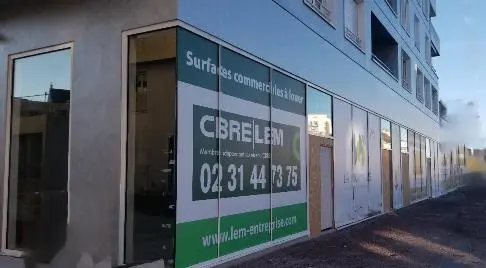 LOCATION COMMERCE de 311 m²