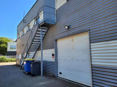 LOCATION LOCAL D'ACTIVITES de 260 m²