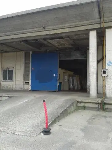 LOCATION LOCAL D'ACTIVITES de 300 m²