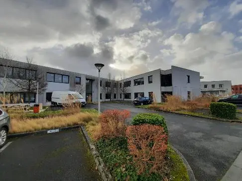 LOCATION BUREAUX de 121 m²