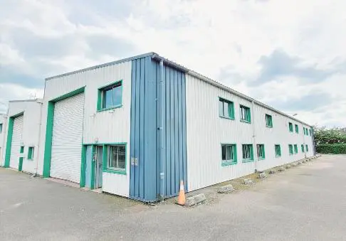 LOCATION LOCAL D'ACTIVITES de 560 m²