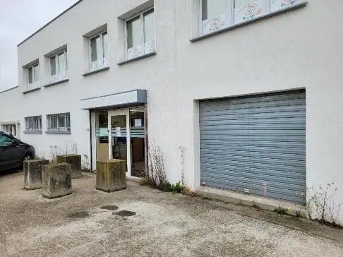 LOCATION LOCAL D'ACTIVITES de 145 m²