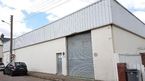 LOCATION LOCAL D'ACTIVITES de 236 m²