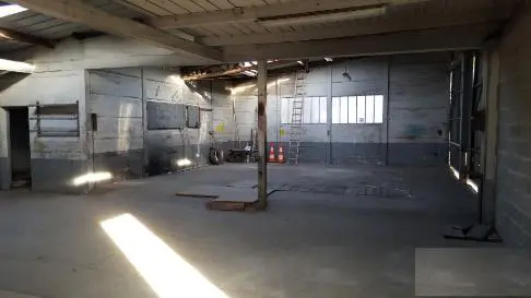 LOCATION LOCAL D'ACTIVITES de 307 m²