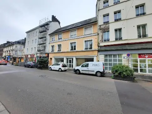 LOCATION COMMERCE de 180 m²