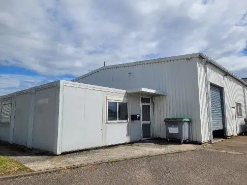 LOCATION LOCAL D'ACTIVITES de 160 m²