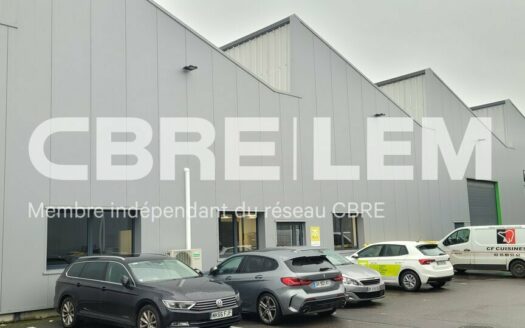 L LOCAL D'ACTIVITES de 600 m²