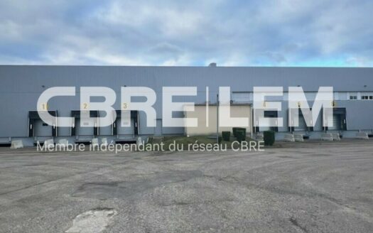 L ENTREPOT de 10610 m²