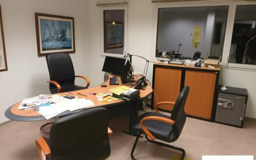 L BUREAUX de 193 m²