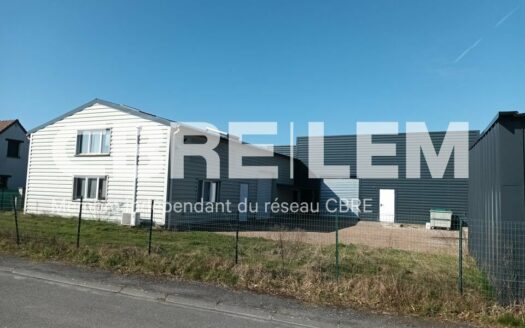 V LOCAL D'ACTIVITES de 751 m²