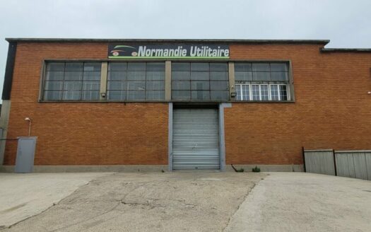 L LOCAL D'ACTIVITES de 460 m²