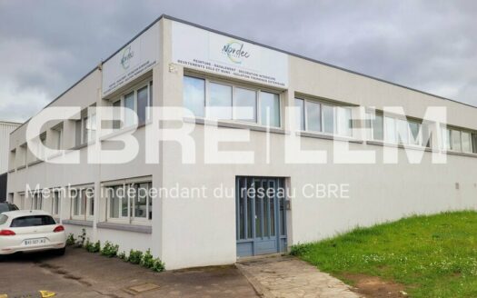 L LOCAL D'ACTIVITES de 512 m²