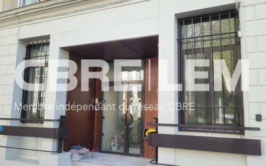 L BUREAUX de 137 m²