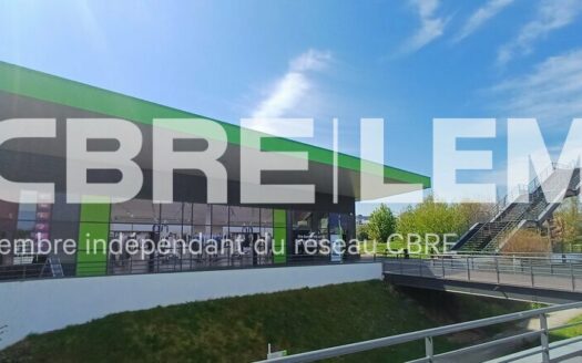 L LOCAL COMMERCIAL de 506.7 m²
