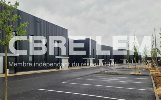 L LOCAL D'ACTIVITES de 627.7 m²