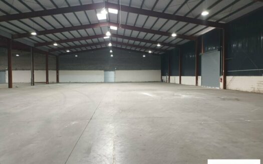 L LOCAL D'ACTIVITES de 3170 m²