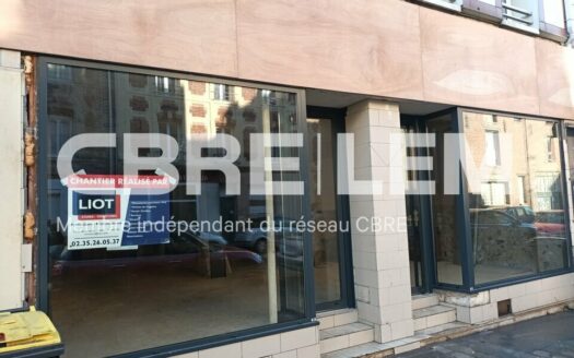 L LOCAL COMMERCIAL de 710 m²