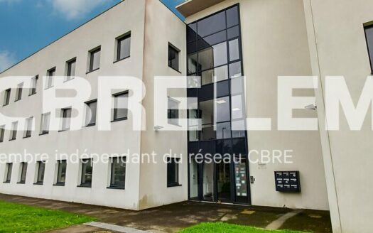 L BUREAUX de 220.51 m²