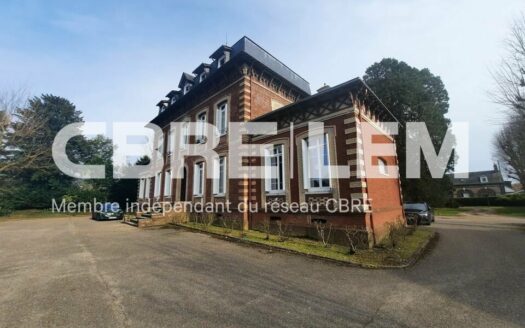 L BUREAUX de 102 m²