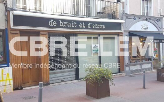 L LOCAL COMMERCIAL de 118 m²
