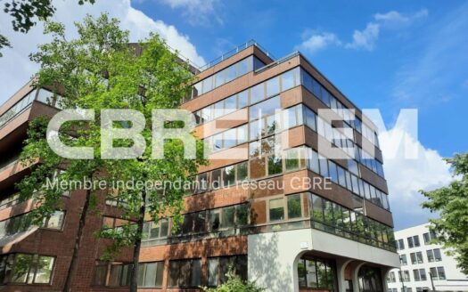 L BUREAUX de 455.4 m²