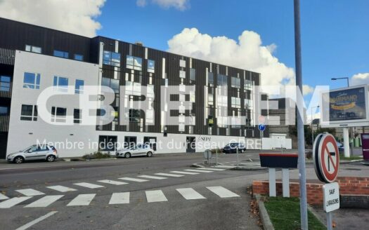 L BUREAUX de 217.7 m²
