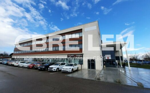 L BUREAUX de 752.5 m²