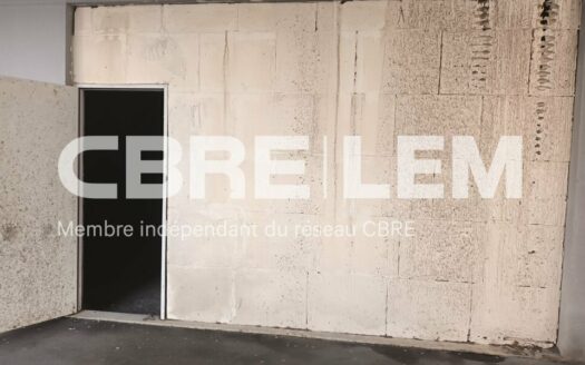 L LOCAL COMMERCIAL de 281 m²