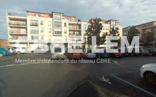 L LOCAL COMMERCIAL de 718 m²