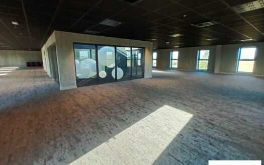 L BUREAUX de 454 m²