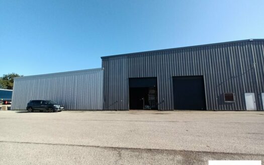 L LOCAL D'ACTIVITES de 1250 m²