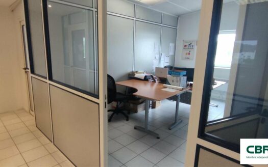 L BUREAUX de 376 m²