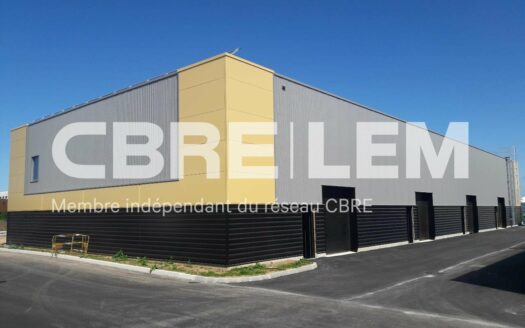 V LOCAL D'ACTIVITES de 3099 m²