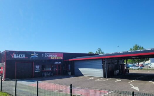V LOCAL COMMERCIAL de 450 m²