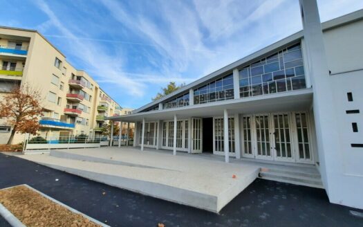 L LOCAL COMMERCIAL de 258 m²