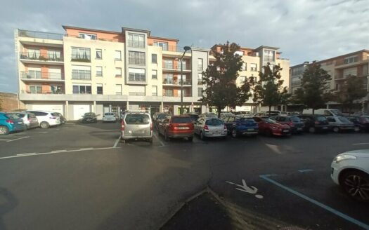 L LOCAL COMMERCIAL de 492 m²