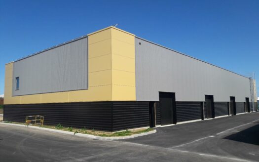 L LOCAL D'ACTIVITES de 1466 m²