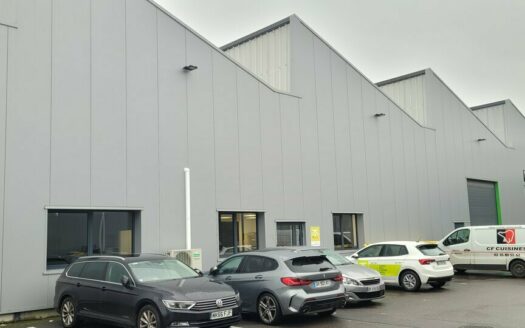 L LOCAL D'ACTIVITES de 600 m²