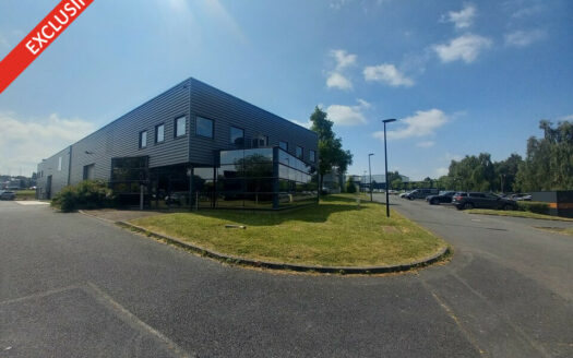 L LOCAL D'ACTIVITES de 646 m²