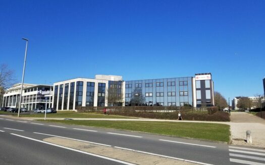 L BUREAUX de 376 m²