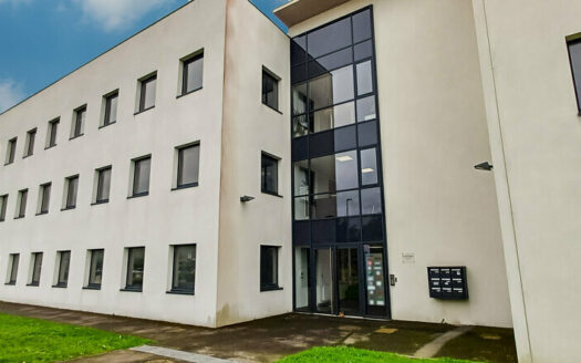 L BUREAUX de 220.51 m²