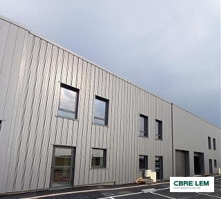 V LOCAL D'ACTIVITES de 306 m²