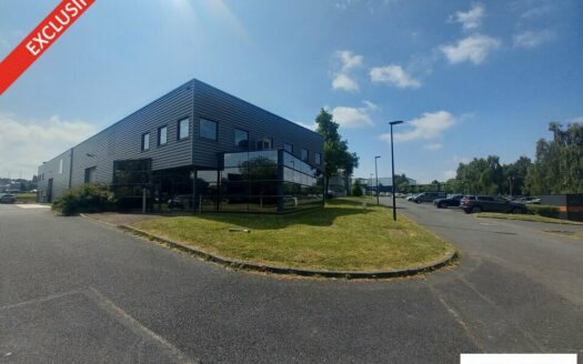 L LOCAL D'ACTIVITES de 646 m²