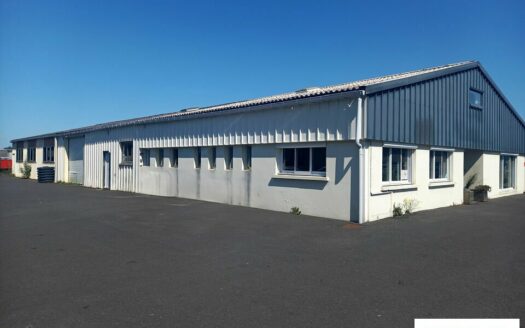 L LOCAL D'ACTIVITES de 620 m²