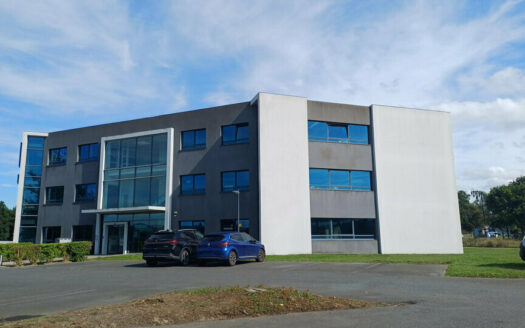 L BUREAUX de 463 m²