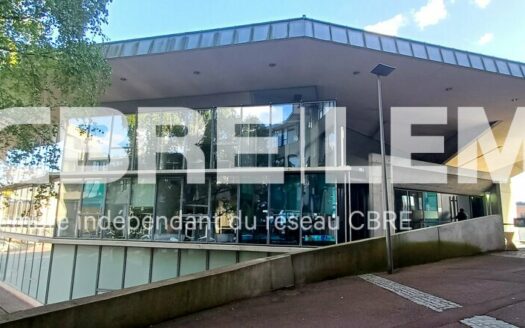 L BUREAUX de 761 m²