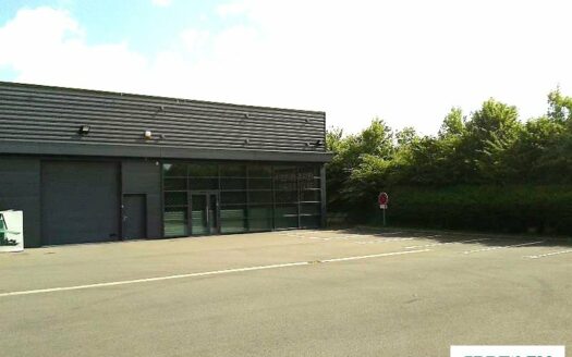 L LOCAL COMMERCIAL de 350 m²