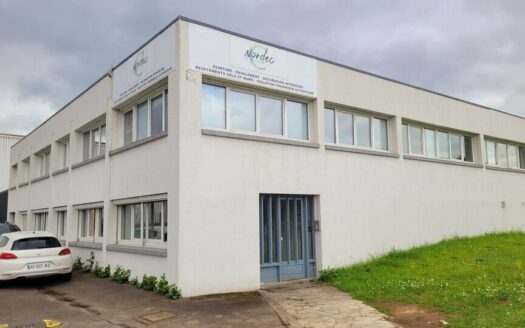 L LOCAL D'ACTIVITES de 512 m²